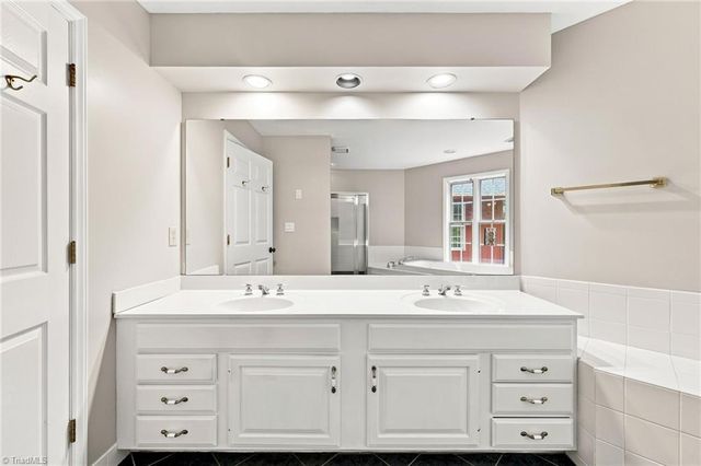 8206 Crows Nest Lane, Greensboro, NC 27455