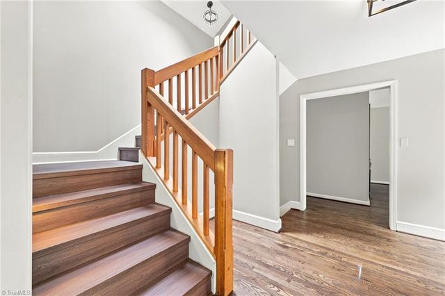 8206 Crows Nest Lane, Greensboro, NC 27455