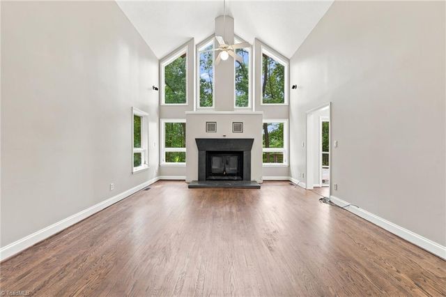 8206 Crows Nest Lane, Greensboro, NC 27455