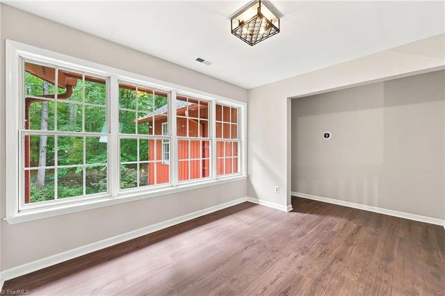 8206 Crows Nest Lane, Greensboro, NC 27455