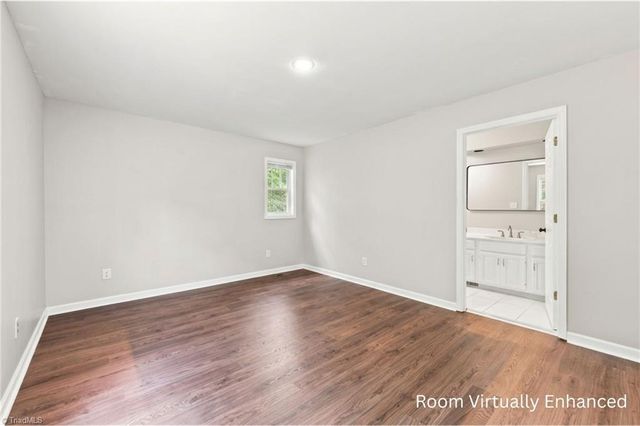 8206 Crows Nest Lane, Greensboro, NC 27455