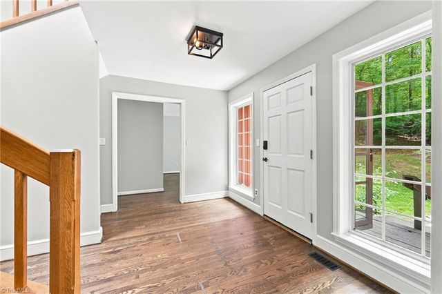 8206 Crows Nest Lane, Greensboro, NC 27455