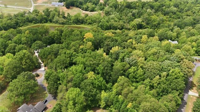 8206 Crows Nest Lane, Greensboro, NC 27455