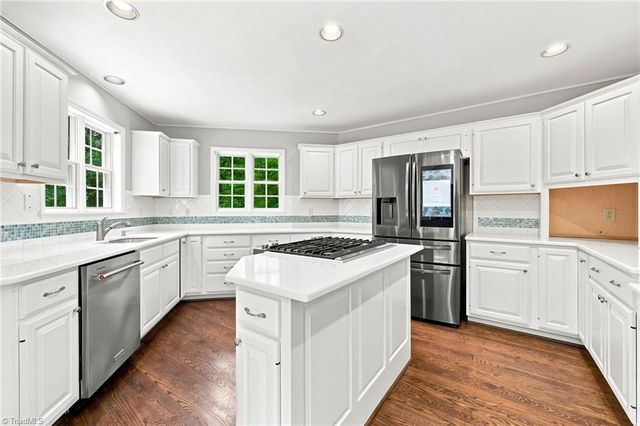 8206 Crows Nest Lane, Greensboro, NC 27455