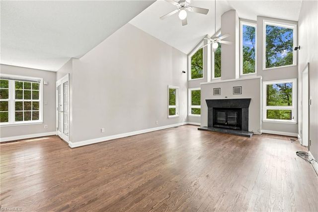 8206 Crows Nest Lane, Greensboro, NC 27455