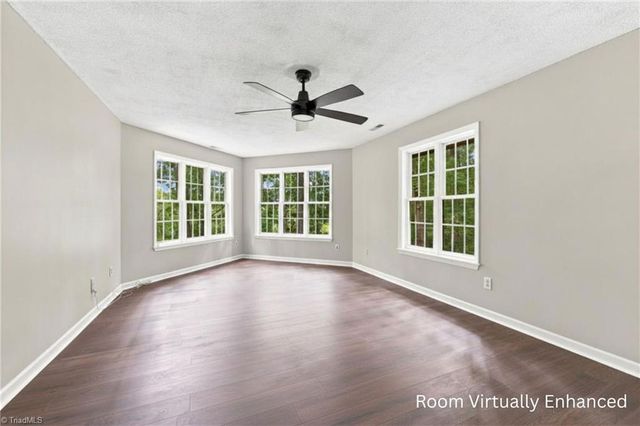 8206 Crows Nest Lane, Greensboro, NC 27455