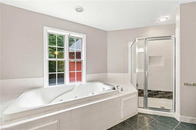8206 Crows Nest Lane, Greensboro, NC 27455