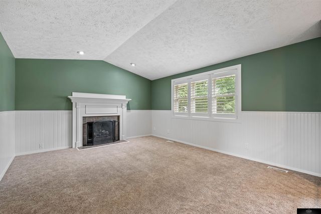 13622 Grover Street, Omaha, NE 68144