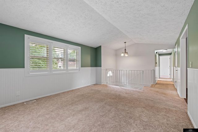 13622 Grover Street, Omaha, NE 68144