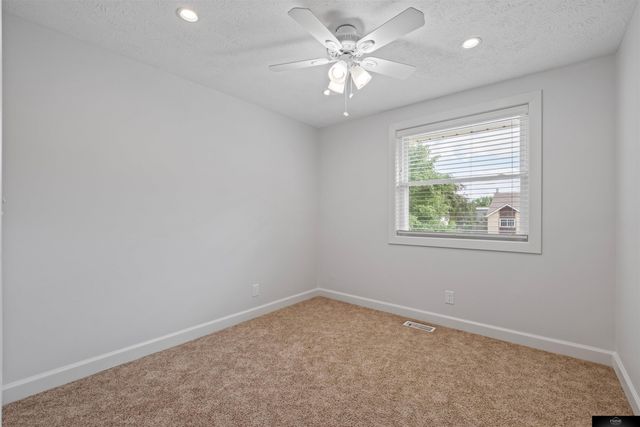 13622 Grover Street, Omaha, NE 68144