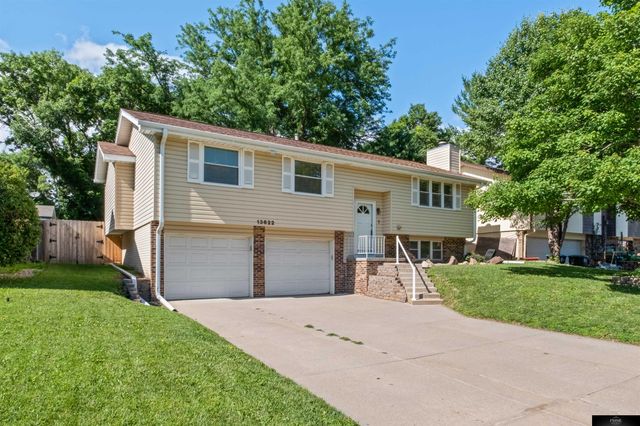 13622 Grover Street, Omaha, NE 68144