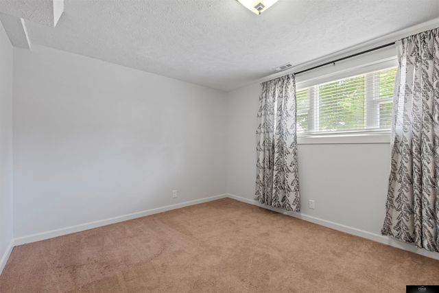 13622 Grover Street, Omaha, NE 68144