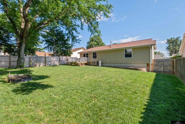 13622 Grover Street, Omaha, NE 68144