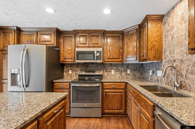 13622 Grover Street, Omaha, NE 68144