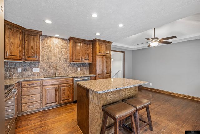 13622 Grover Street, Omaha, NE 68144