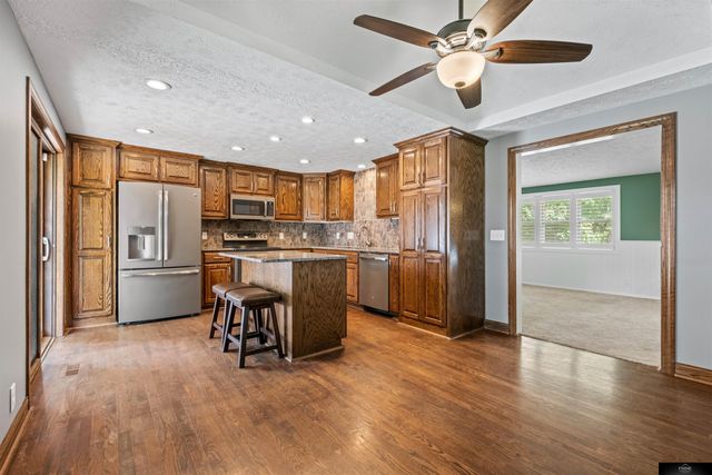 13622 Grover Street, Omaha, NE 68144