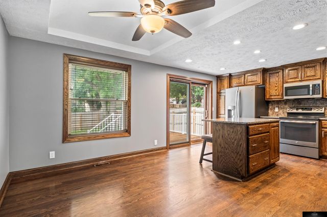 13622 Grover Street, Omaha, NE 68144