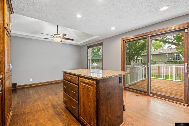 13622 Grover Street, Omaha, NE 68144