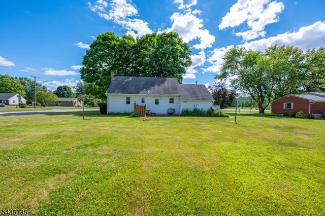 18 Midland Ave, Washington Twp., NJ 07882