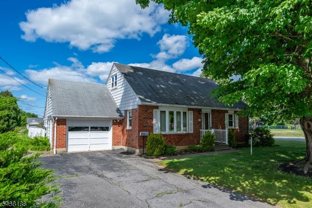 18 Midland Ave, Washington Twp., NJ 07882