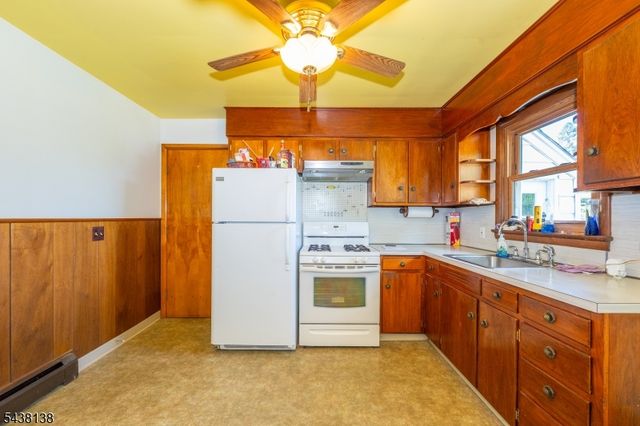 18 Midland Ave, Washington Twp., NJ 07882