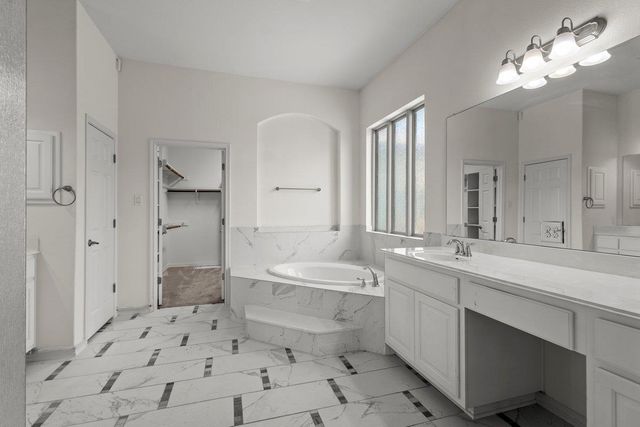 7401 TURNBACK LEDGE TRL, Lago Vista, TX 78645