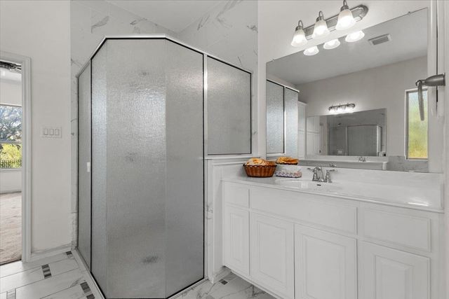 7401 TURNBACK LEDGE TRL, Lago Vista, TX 78645