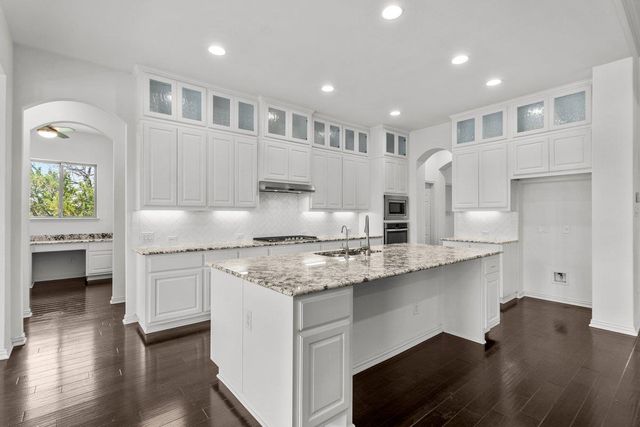 7401 TURNBACK LEDGE TRL, Lago Vista, TX 78645