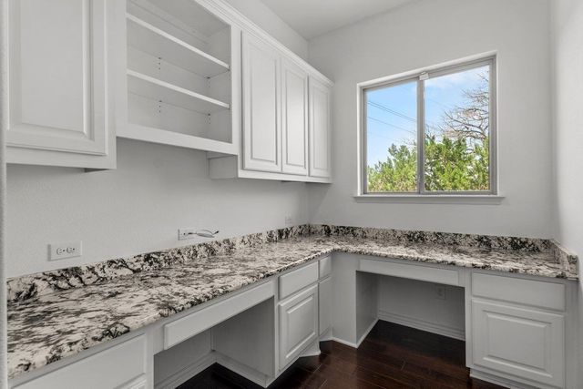 7401 TURNBACK LEDGE TRL, Lago Vista, TX 78645
