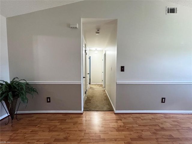 3401 Dana LN, Virginia Beach, VA 23452