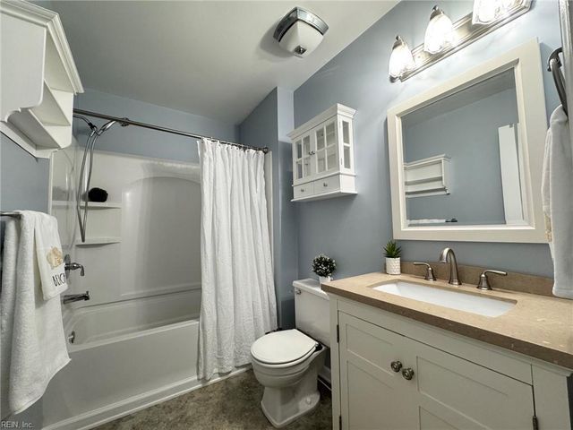 3401 Dana LN, Virginia Beach, VA 23452