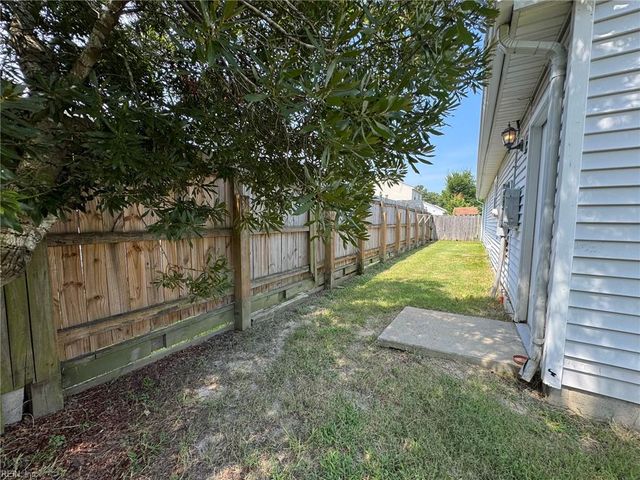 3401 Dana LN, Virginia Beach, VA 23452