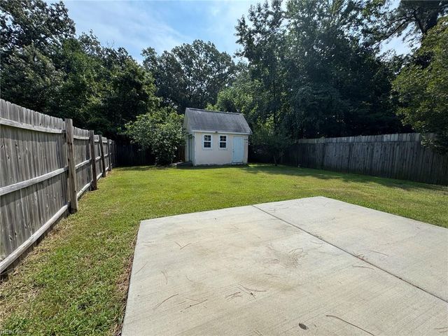 3401 Dana LN, Virginia Beach, VA 23452