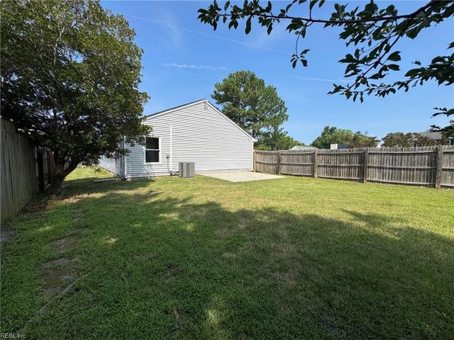 3401 Dana LN, Virginia Beach, VA 23452
