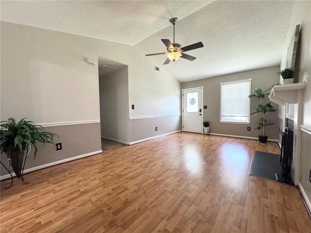 3401 Dana LN, Virginia Beach, VA 23452