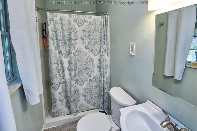 115 Mountaineer Lane, Charleston, WV 25312