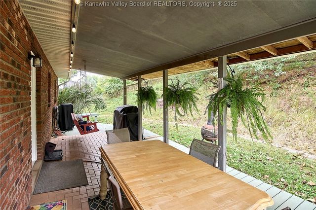 115 Mountaineer Lane, Charleston, WV 25312