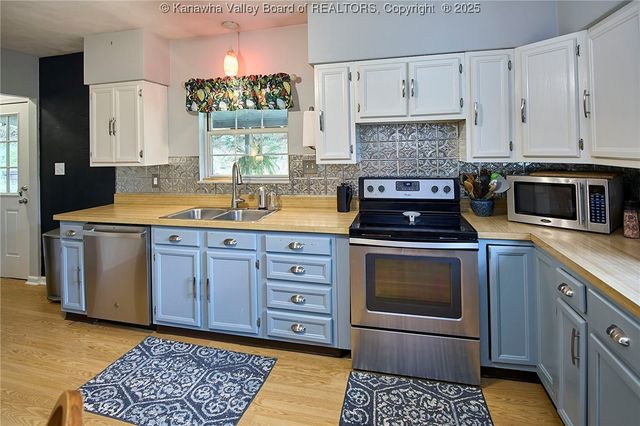 115 Mountaineer Lane, Charleston, WV 25312