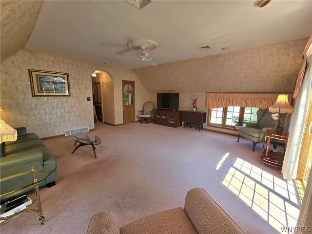 36 Dellwood Road, Amherst, NY 14226