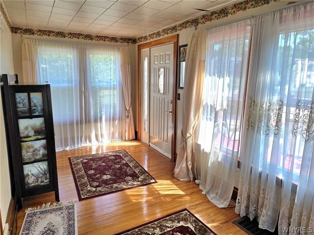 36 Dellwood Road, Amherst, NY 14226