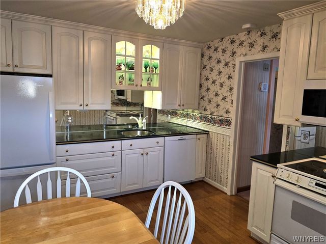 36 Dellwood Road, Amherst, NY 14226