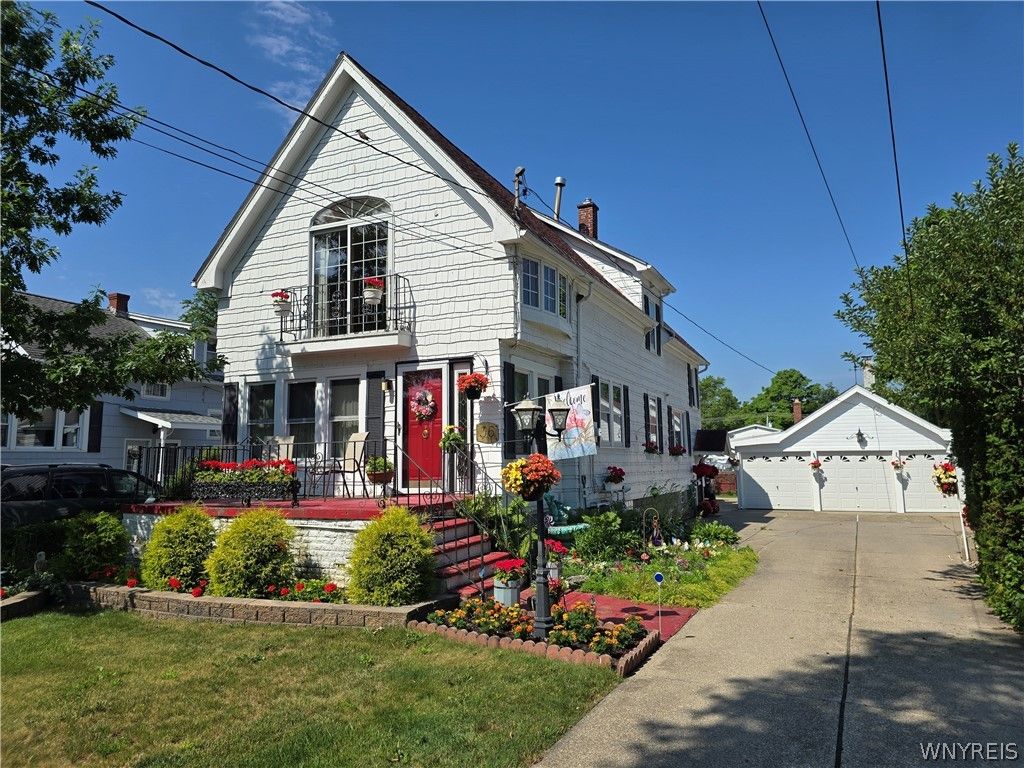 36 Dellwood Road, Amherst, NY 14226