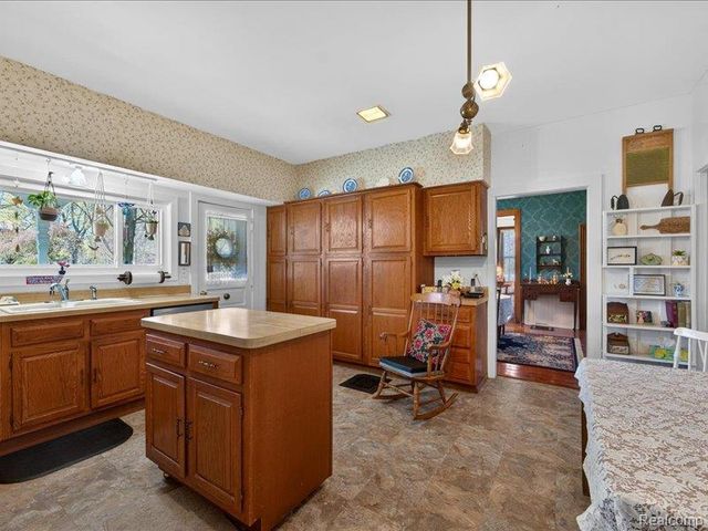403 Lake Street, Howell, MI 48843