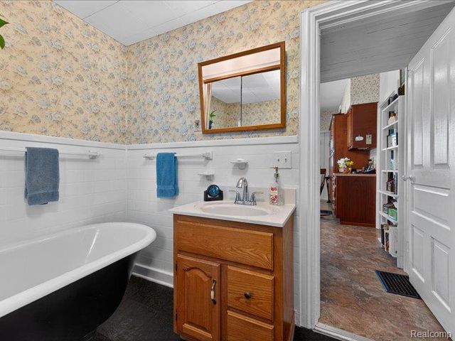403 Lake Street, Howell, MI 48843