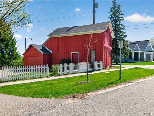403 Lake Street, Howell, MI 48843