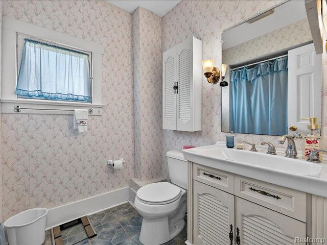 403 Lake Street, Howell, MI 48843