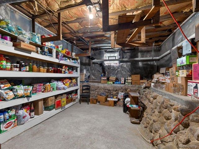 403 Lake Street, Howell, MI 48843