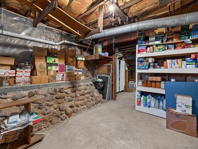 403 Lake Street, Howell, MI 48843