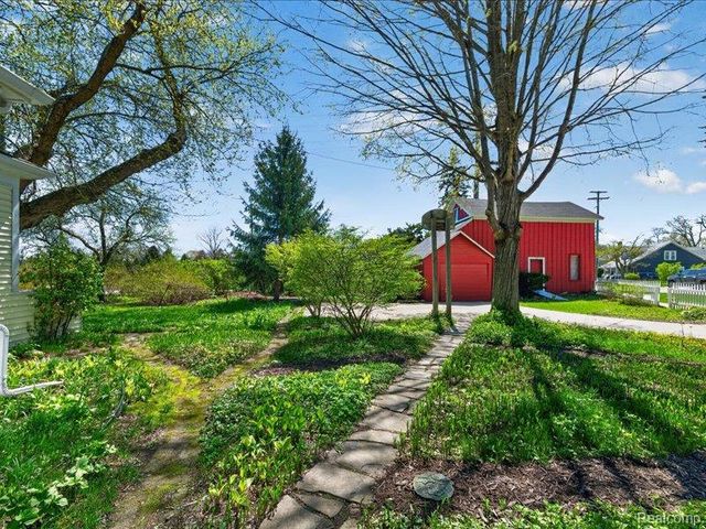 403 Lake Street, Howell, MI 48843