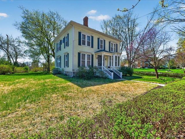 403 Lake Street, Howell, MI 48843